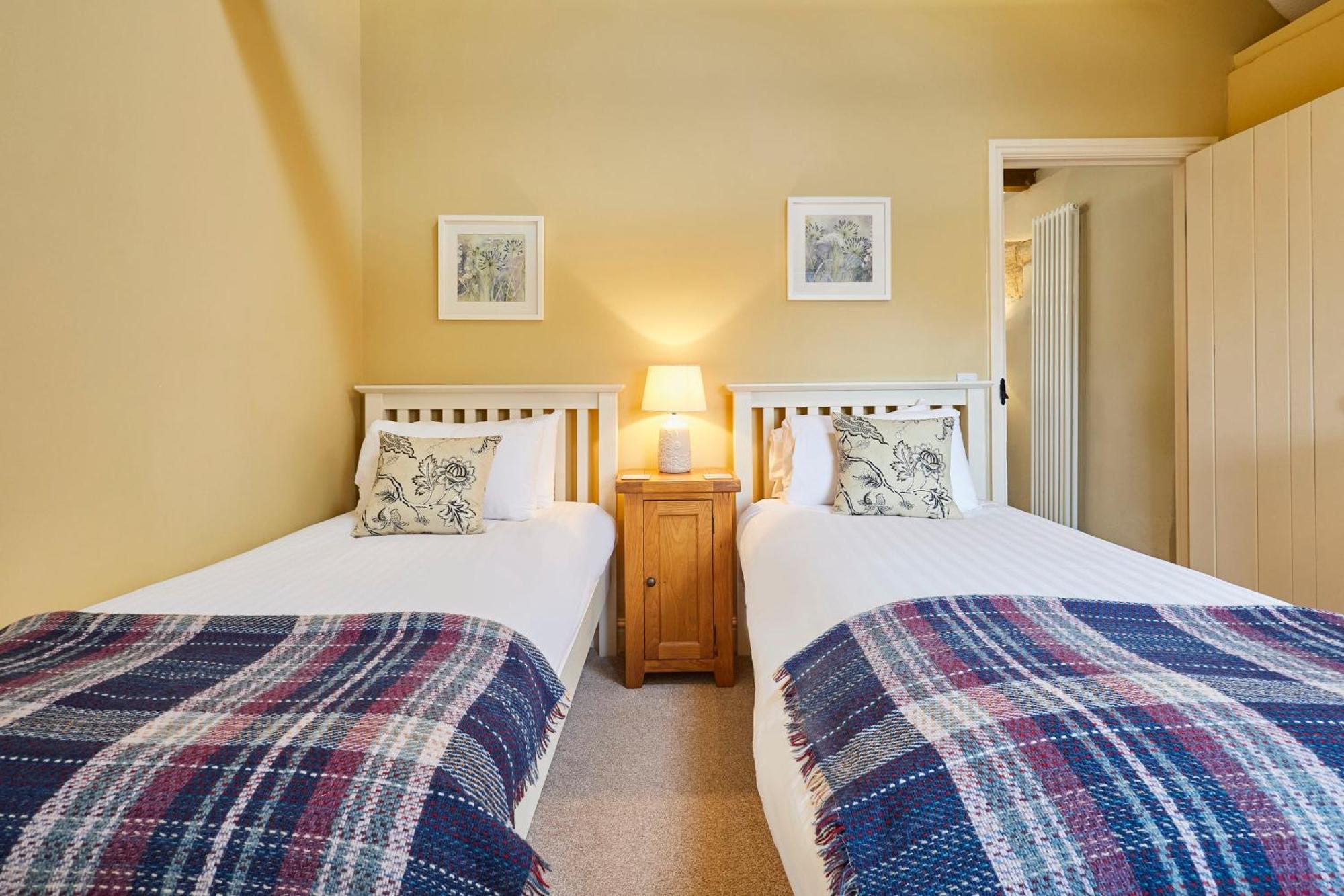 Host & Stay - Tithe Barn Cottages Easington Ruang foto